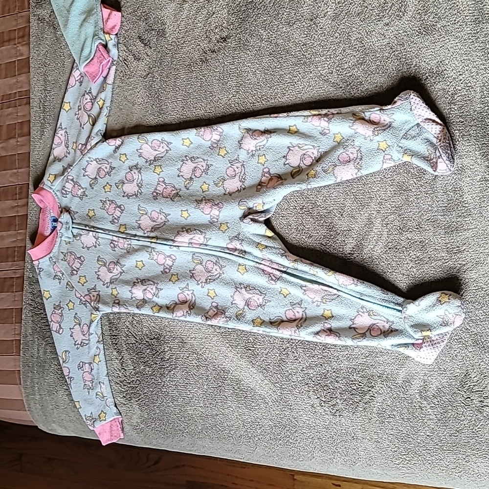 Set of Two zip up sleepware size 24 months